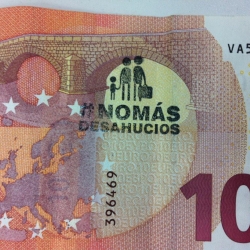 The PAH´s campaign against evictions in Spain.
They use the euro bills to show the Government and banks the tragedy that many families are suffering when they lose their homes.