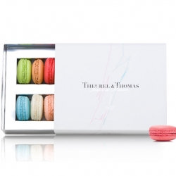 Theurel & Thomas is the first pâtisserie in Mexico that specialized in French macarons and Design agency Anagram has made both the profile and the interior design for the patisserie.