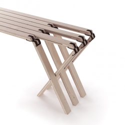 '63 Grad' is a foldable and space saving bench, a perfectly engineered piece of furniture with a clever idea. By Angelina Barkschat, Finn Blümel and Severin Arnold. 