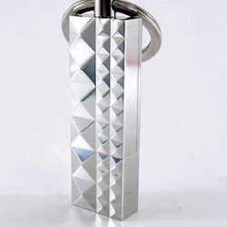 Cool Palladium USB memory stick made by S.T. Dupont. It kind of reminds me of their lighters.