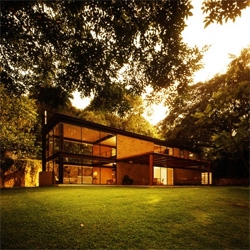Dream like photos for Aquino House by Augusto Fernandez in Mexico.  It reminds me of Frank Lloyd Wright architecture.