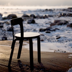 Artek goes Glossy Black with the latest collection ~ just as noteworthy? Check out the intriguingly scenic product pics!