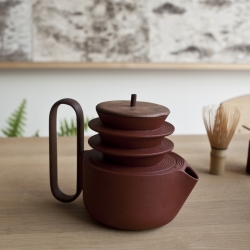 'Aureola' tea set by Luca Nichetto and Lera Moiseeva for Mjölk.