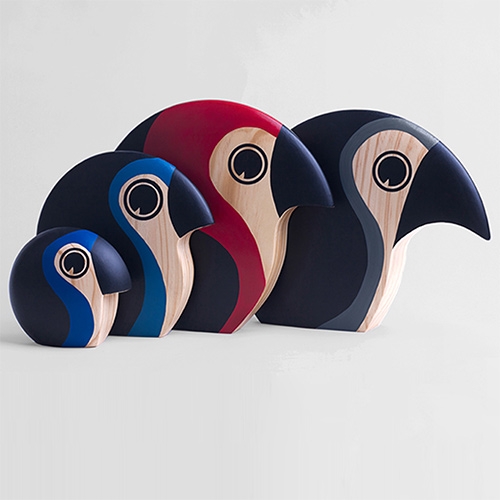 Architect Made Discus Birds designed by Hans Bølling in 1961. Adorable family of 4 wooden birds.
