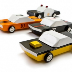 This amazing series of wooden toy cars is called MO-TO. Inspired by classic muscle cars and with an amazing love for details each piece is incredible. 