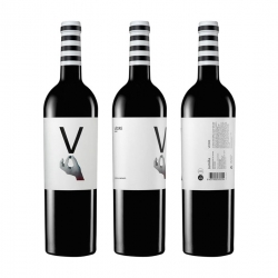Wonderful label design by Eduardo del Fraile for Bodegas Carchelo. Bodegas Carchelo is located in Carche Valley near Jumilla, Spain's most arid wine region.