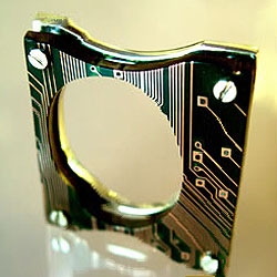 Cool jewelry made with recycled mother boards and silver, by chilean designer Pamela de la Fuente.