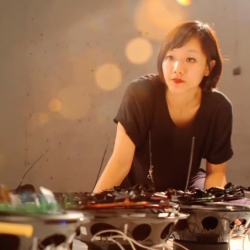 Todd Selby x Christine Sun Kim film:  "Listen with your eyes instead of your ears..." 