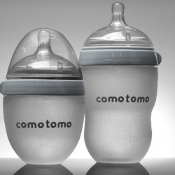 Comotomo's egg shaped baby bottle won an iF Design award. Baby bottles just keep getting better looking (and more breast like).
