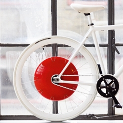 The "Copenhagen Wheel" project was conceived and developed by the SENSEable City Lab (MIT) for the Kobenhavns Kommune. Interesting proposal and quite appealing design.
