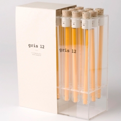 Pencil packaging design by Swiss artist Kevin
Angeloni, each pencil is contained in a thin glass
cylinder and topped with a stamped cork.
