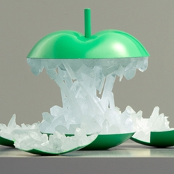 The makers of this beautiful animated TV title sequence used 3D printing to create a series of 'melting' apples