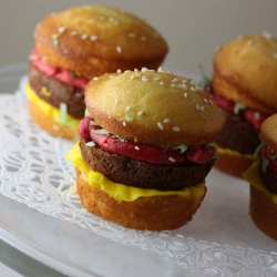 These cupcake hamburgers are awesome! YUM!