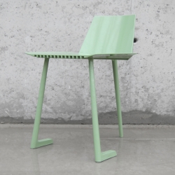 'Fragment' is a cast aluminum chair by German designer David Geckeler. Three legs, great choice of color and a unique way of producing furniture.