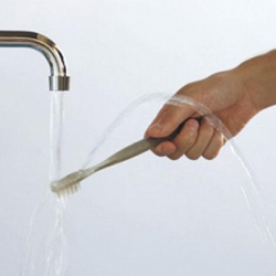 Bush & Rinse Toothbrush Creates Mini Water Fountain