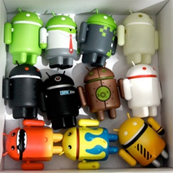 ANDROIDS! Here's a close up look at the first series of Android Blind Box toys that Andrew Bell recently released... they are impressively detailed, and there's even a glow in the dark one! (Check out the two secret figures too!)
