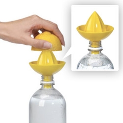 Umbra Sombrero Lemon Juicer (also comes in Lime/green) ~ juices right into your bottle... Designed by Mauricio Affonso