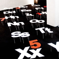 FONTABLE, a series of alphanumeric elements designed by Alessandro Canepa and Andrea Paulicelli that can be combined to compose words.