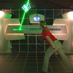 as a squash junkie, i was sooooo excited to spot lasersquash on designboom.  "the sporty lasergame", you actually hit the beams.  =)