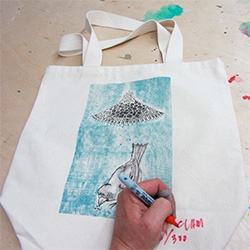 Fun signed/numbered canvas tote bag art ~ fund raiser to help Mr. Clam Lynch and his daughter make the big move to Utah! 