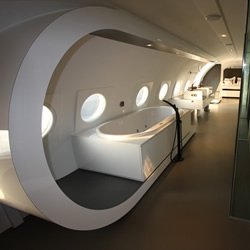 Sauna, jacuzzi, 24/7 hostess, 3 flat screens, Blu-Ray player…… sounds like a hotel suite and half hey? What about the Cold War-era cockpit? Yes, Vliegtuigsuite is a hotel suite housed in a former East German government aircraft.