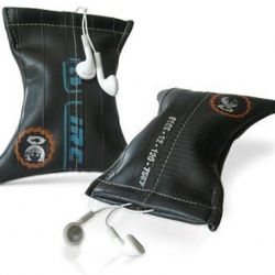 i.D.tube by KaWeDe is a nice MP3-player bag made of bicycle inner tubes.