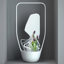 'Ikebana-Medulla’ vase by Benjamin Graindorge. A study in weightlessness, an in-line sketch made real, a tangible result of the designer’s six-month residence at the villa Kujoyama.