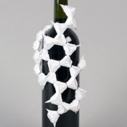 Take a look at these brilliant label designs for wine bottles created using only a single sheet of white paper ...... 