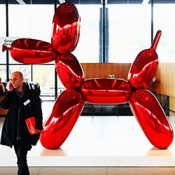 Jeff Koons at Neue Nationalgalerie in Berlin...