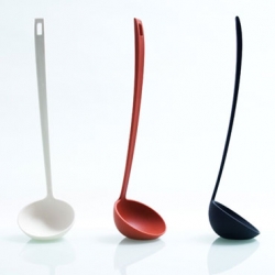Designed by Mikiya Kobayashi, a Grand Prix winner for Toyama Product Design, Tate Otame Ladle  is a ladle that can stand up on its own.