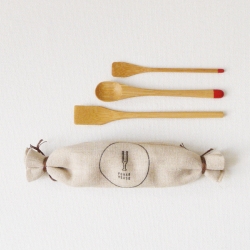 Mini Bamboo Spoon Set is a spoon set retailed by Ferse Verse. The set contains 3 little spoons with two flat spoons and one round spoon. Each of the spoons were hand-made.