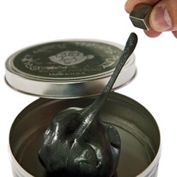 Millions of tiny micron-sized magnets are embedded in each handful of Magnetic Thinking Putty. Use the included super-strong neodymium iron boron cube magnet to control the putty like a snake charmer.