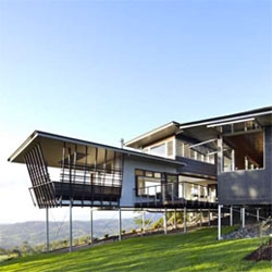 'Glass House Mountain House' in Maleny by Bark Design Architects.