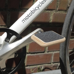 The MOTO Pedal is an award winning pedal grip by MOTO Bicycles out of Berlin, Germany. Experience a smooth ride even in leather soles during wet conditions.