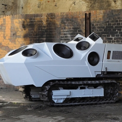 The Panzer Soundtank is German artist Nik Nowak‘s latest creation. It is a mobile sound system with 11 speakers which looks like a tank and pulls up to create a wall of sound.