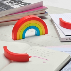 Rainbow highlighters will color your messages and cheer up your workplace. Ideal for home, office or school use. A colorful way to leave your mark! 

