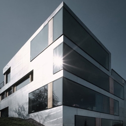Impressive house from swiss architects AFGH / Andreas Fuhrimann - Gabrielle Hachler in Plataforma Arquitectura