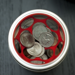 3D Printed Coin Sorter - A clever idea keeps Quarters separate and accessible in a simple spare change jar 