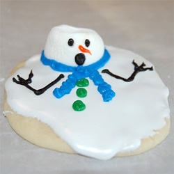 Melting Snowman Cookies over at the Crazy Domestic are so cute ~ marshmallows are the secret to those squishy heads...