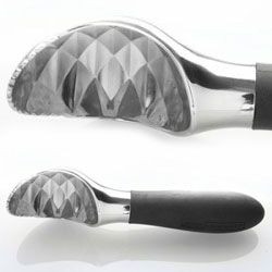 Amco Houseworks Serrated Ice Cream Scoop - nice faceted inner surface to keep the scoop from suctioning.