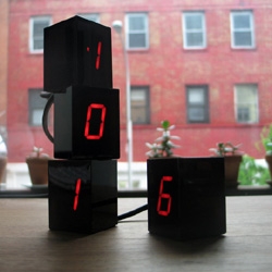 Open Edition is an LED clock with four independent cubes, each with one of the digits of a clock, to be ordered as you feel.