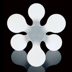 ICFF previews ~ Kundalini's Atomium and Abyss lamps will be on display at the Water & Air exhibition in NY next week! These lamps are breathtaking in context... see the pics!