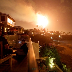 Happy 4th of July ~ here's a peek into my day off enjoying the fireworks in Laguna Beach ~ (guitar lovers must take a peek at the door handles picture!)
