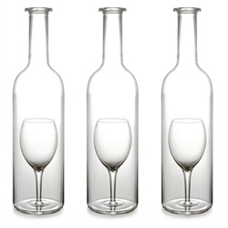 Carafe Un Verre from Sentou by Claudio Colucci ~ a gorgeous carafe design that playfully has the wine glass built in, finally seen in person at Maison + Objet, see the pics!