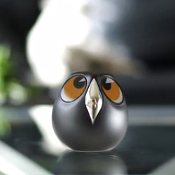 Ulo is a cute surveillance camera, a pet owl interacting with you through eye expressions.