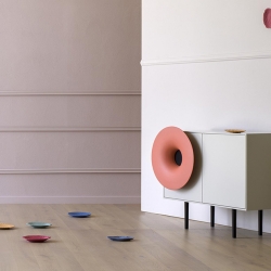 Caruso, music cabinet with embedded hi-def bluetooth speaker entirely handmade by Italian masters in Meolo. By Italian designer Paolo Cappello for Miniforms.