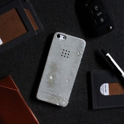 Posh-Projects Luna Concrete Skin brings a moon like surface to the 5th generation Apple iPhone.