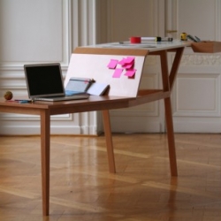 Young French designer Jérémy Guénolé has designed this piece of furniture; a desk and work space intended to encourage good posture.