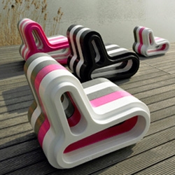 Q-COUCH - modular plastic segments that can be rearranged.