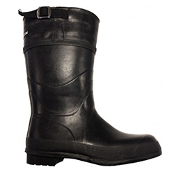 The rainy weather has me wanting Stutterheim Rubberboots Ravlunda that are based on 1979 ones found in a Swedish army depot... lined with canvas!